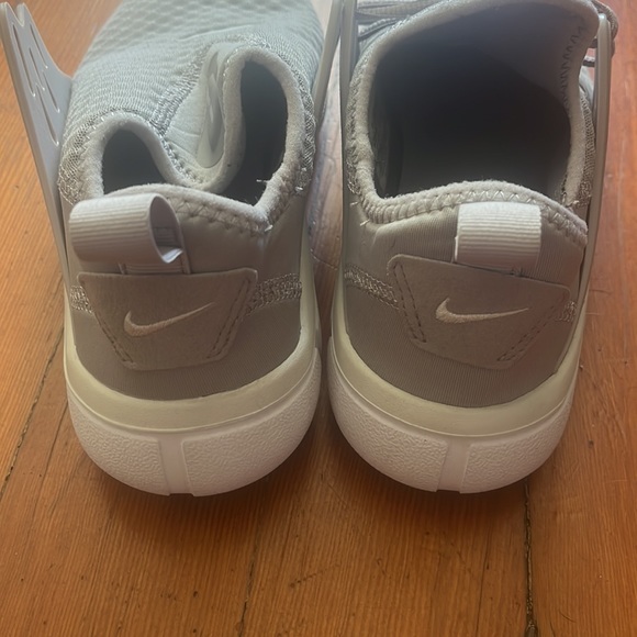 Nike Acalme Running sneakers size 7.5 - Picture 5 of 6